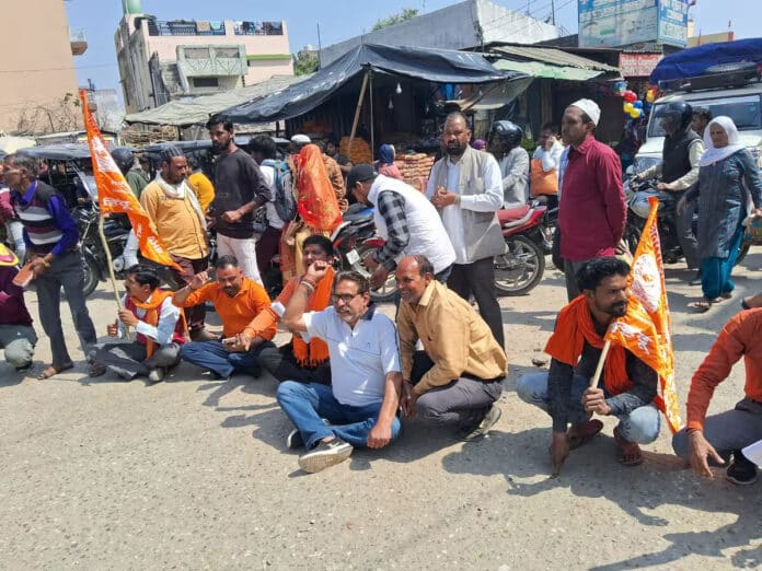 Hindu organizations sitting on strike regarding reconstruction