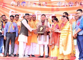 सीएम धामी ने देहरादून में आयोजित विराट हिन्दू सम्मेलन में किया प्रतिभाग: कहा यह सम्मेलन आत्मगौरव का है महापर्व