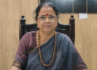 सोशल मीडिया का मायाजाल तोड़ रहा परिवारों की नींव: राज्य महिला आयोग ने जताई गंभीर चिंता