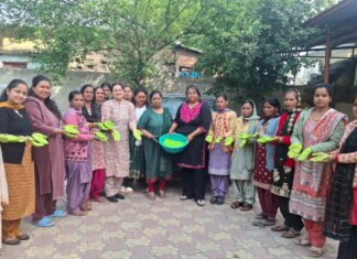 अच्छी पहल: रायपुर- सहसपुर में समूह की महिलाओं ने तैयार किए 2.5 कुंतल प्राकृतिक रंग, होली में बिखेरेंगे रंग