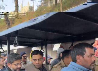 माल रोड मसूरी पर अब दिखेंगी 54 गोल्फ कार्ट: हर 2 रिक्शे वालों के हवाले 1 गोल्फ कार्ट