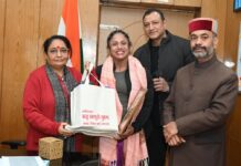 अंतरराष्ट्रीय महिला बॉडीबिल्डर प्रतिभा थपलियाल ने विधानसभा अध्यक्ष ऋतु खण्डूडी भूषण से की शिष्टाचार भेंट