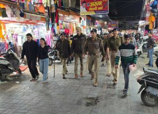 ग्राउंड जीरो पर SSP देहरादून: पलटन बाजार का किया पैदल भ्रमण, पुलिस व्यवस्थाओं का लिया जायजा
