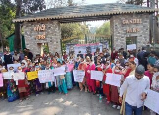 अंकिता न्याय यात्रा संयुक्त संघर्ष मंच द्वारा गांधी पार्क से राजभवन तक निकला गया पैदल मौन मार्च