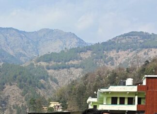 सचिव डॉ आर राजेश कुमार ने चारधाम यात्रा से पहले मौके पर पहुंचकर किया ट्रैफिक व्यवस्थाओं का निरीक्षण