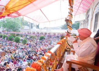 आस्था और भक्ति का संगम: श्री दरबार साहिब एवं श्री झण्डा साहिब में चला दर्शनों व मनौतियों का क्रम