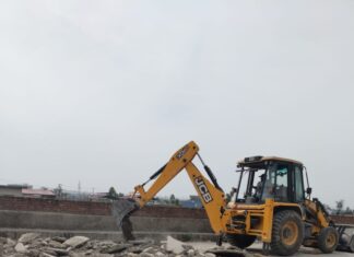 MDDA Action: गणेशपुर में 30 बीघा अवैध प्लॉटिंग पर चला MDDA का बुलडोजर, ध्वस्तीकरण की कार्रवाई