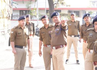 साप्ताहिक परेड़ के दौरान SSP दून ने परखी जवानों की फिजिकल फिटनेस: पुलिस लाइन परिसर का किया निरीक्षण
