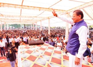 सीएम धामी ने डी.ए.वी. पीजी कॉलेज में आयोजित छात्रसंघ समारोह में छात्र-छात्राओं को किया संबोधित