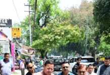 CM हेल्पलाइन में दर्ज शिकायतों की प्रगति देखने सीएम धामी स्वयं उतरे मैदान में: लापरवाही पर लगाई फटकार