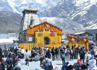 आस्था का महासंगम: 51 कुंतल फूलों से सजा बाबा केदारनाथ धाम, 22 अप्रैल को खुलेंगे कपाट