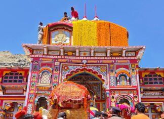 बदरीनाथ पहुंची देव डोलियां: कल खुलेंगे भगवान विष्णु के धाम बदरीनाथ जी के कपाट