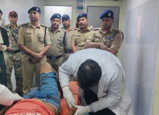 देर रात्रि सघन चेकिंग के दौरान दून पुलिस की शातिर बदमाश के साथ हुई मुठभेड़: अभियुक्त हुआ घायल
