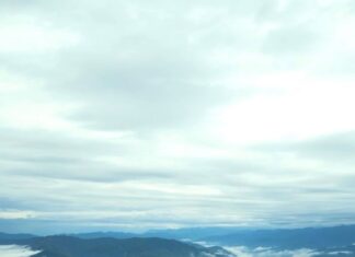 प्रकृति की गोद में बसा भैरवगढ़ी मंदिर: पौड़ी गढ़वाल के कीर्तिखाल गांव की सुरम्य पहाड़ियों में आध्यात्मिकता का केंद्र