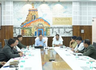 आयुक्त गढ़वाल ने की केदारनाथ यात्रा व्यवस्थाओं की व्यापक समीक्षा: अधिकारियों को दिए आवश्यक दिशा-निर्देश