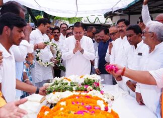 भाजपा मुख्यालय में जनरल खंडूड़ी के अंतिम दर्शन करने उमड़ा जनसैलाब: दी भावभीनी श्रद्धांजलि