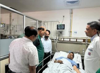 पैनेसिया हॉस्पिटल अग्निकांड के बाद स्वास्थ्य मंत्री सुबोध उनियाल ने जाना मरीजों एवं घायल पुलिसकर्मियों का हाल