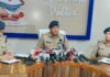 Police Action :फर्जी दस्तावेजों के आधार पर लाखों की धोखाधड़ी करने वाले इनामी अभियुक्तों को किया गिरफ्तार