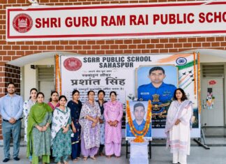 SGRR पब्लिक स्कूल सहसपुर में दी गई शहीद स्क्वाड्रन लीडर प्रशांत सिंह को श्रद्धांजलि