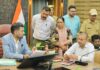 समाधान दिवस पर DM ने सुनी 171 फरियादियों की समस्याएं: अधिकांश मामलों का ऑन द स्पॉट निस्तारण
