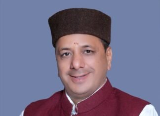 कांग्रेस की वीआईपी परेड गुटबाजी को साधने की कोशिश: चौहान