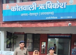 अवैध शराब की तस्करी में लिप्त 01 महिला सहित 02 शराब तस्करों को दून पुलिस ने किया गिरफ्तार: 142 ट्रेटा पैक अवैध देशी शराब बरामद