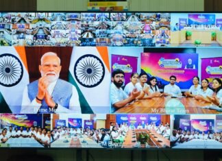 PM मोदी ने युवाओं से सीमांत क्षेत्रों की संस्कृति, प्रकृति और देशभक्ति के जज्बे को देश के कोने-कोने तक पहुंचाने का किया आह्वान