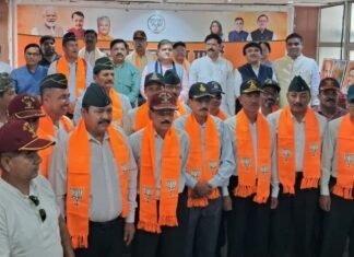 सैकड़ों पूर्व वरिष्ठ सैन्य अधिकारी और विभिन्न दलों के नेता भाजपा में हुए शामिल