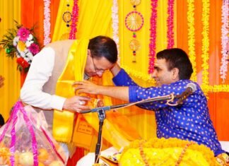 सीएम धामी ने डिफेंस कॉलोनी में आयोजित शिवमहापुराण कथा में किया प्रतिभाग