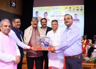 स्वतंत्रता दिवस की पूर्व संध्या पर नगर निगम में गूंजा देशभक्ति और उत्तराखंड की संस्कृति का स्वर