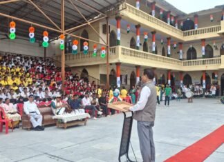 80 वां ध्वजारोहण देश के जेन जी व युवा पीढ़ी को समर्पित: धस्माना ने महानगर क्षेत्र में अनेक स्थानों पर फहराया तिरंगा