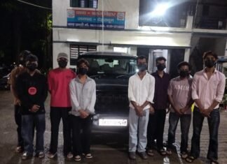 सोशल मीडिया पर वायरल होने का शौक पड़ा भारी: सड़क पर लापरवाही से वाहन चलाकर हुड़दंग करने वाले 08 युवकों पर कार्यवाही
