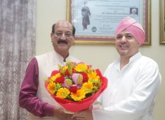 स्वास्थ्य मंत्री सुबोध उनियाल ने श्री दरबार साहिब में टेका मत्था: श्री महंत इन्दिरेश अस्पताल के 100 करोड़ से अधिक बकाया भुगतान का दिया आश्वासन