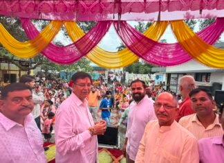“रक्षा सूत्र महोत्सव” में उमड़ा मातृशक्ति का स्नेह: प्रीतम सिंह ने महंगाई पर सरकार को घेरा