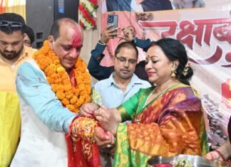 बड़कोट में रक्षाबंधन पर्व पर उमड़ा बहनों का सैलाब, मनवीर चौहान को बांधी राखी