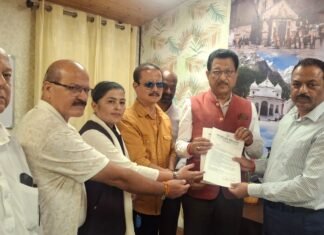‘झूठी FIR निरस्त करो’ : राहुल गांधी मामले में कांग्रेस का पुलिस मुख्यालय पर प्रदर्शन