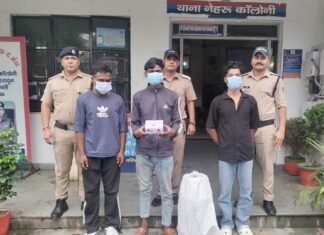 नेहरू कॉलोनी में बंद मकान में चोरी करने वाले तीन शातिर दबोचे: 2 लाख के जेवर बरामद