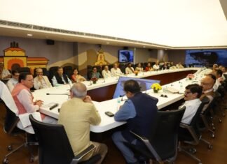 प्रवासी बुद्धिजीवियों से सीएम धामी का संवाद: विकास के रोडमैप पर हुआ मंथन