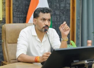 डीएम के निर्देश: कम मतदान वाले बूथों पर अब 75 प्रतिशत से अधिक मतदान का लक्ष्य, स्वीप अभियान तेज